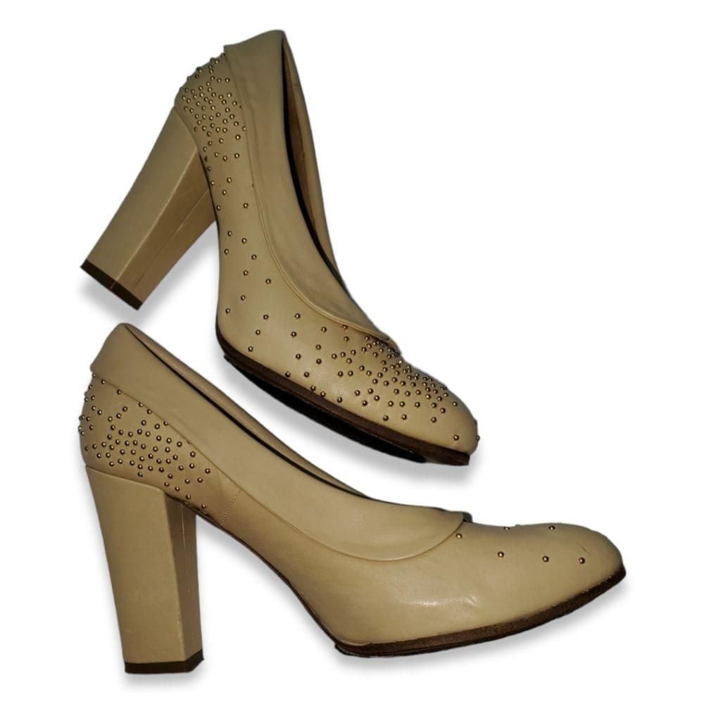 Chloé Suzanna Studded Leather Pumps - EUR35